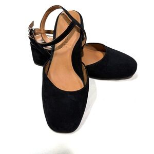 Gentle Souls by Kenneth Cole Lucinda Ankle Strap Pump Black Suede Leather Sz8.5